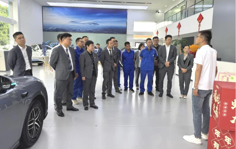 汽貿(mào)公司黨支部開展&ldquo;走出去、學(xué)進(jìn)來，改作風(fēng)、促發(fā)展&rdquo;貫徹中央八項規(guī)定精神學(xué)習(xí)教育走深走實主題黨日活動